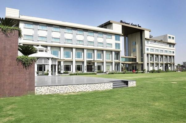 Hotel Brijwasi Lands Inn